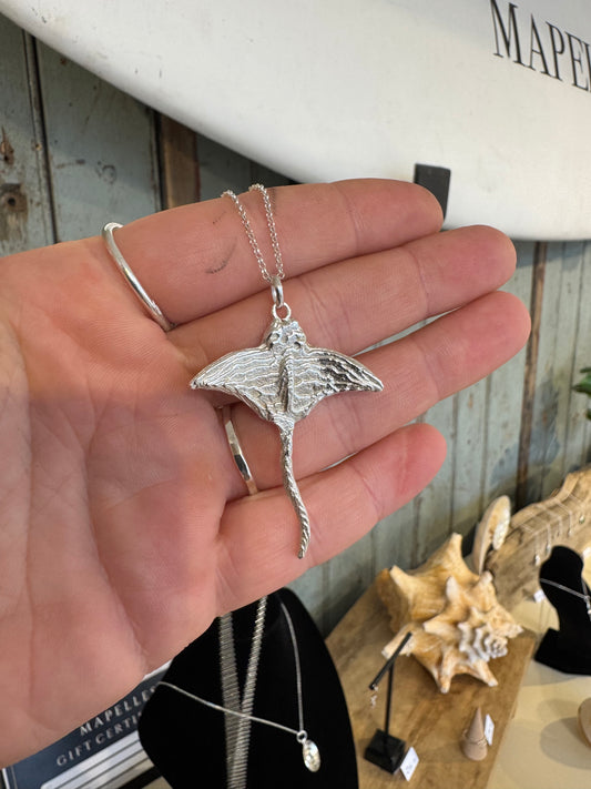Sting ray necklace