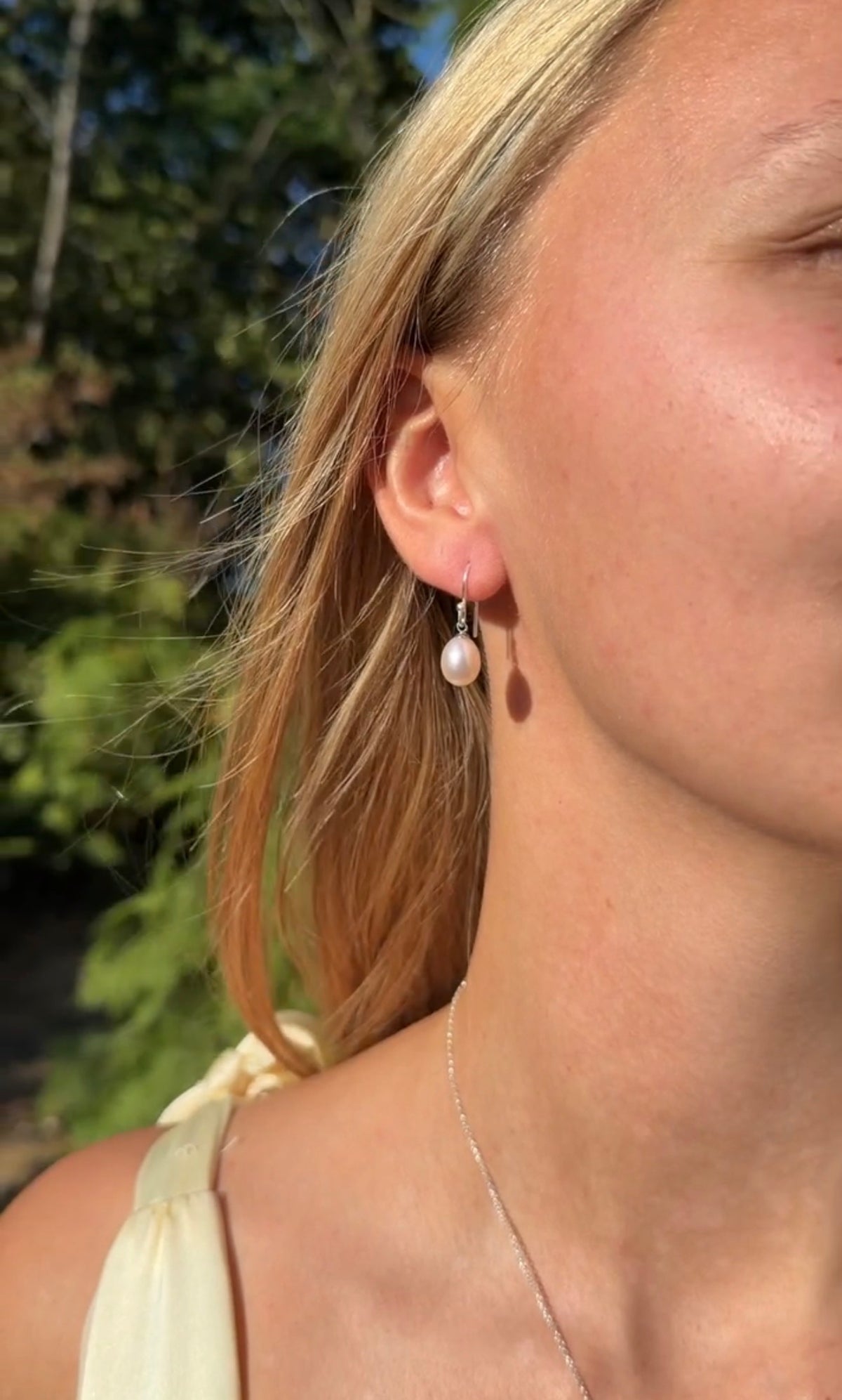 Fresh water pearl earrings