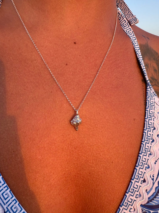 Shell necklace