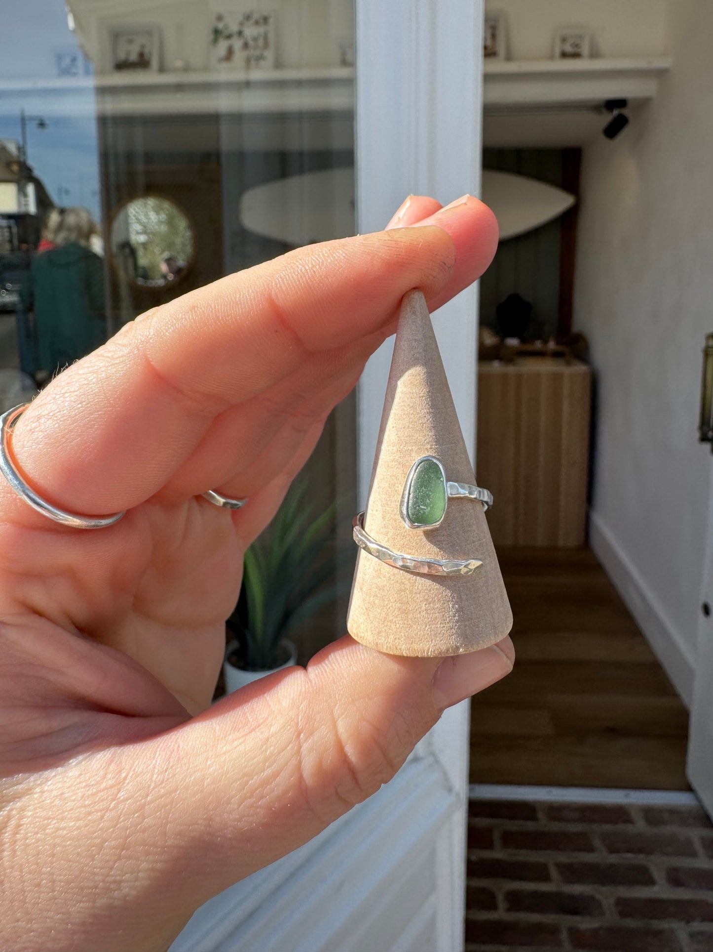 How jewellery green seed glass ring adjustable